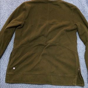 Lululemon sweatshirt army green